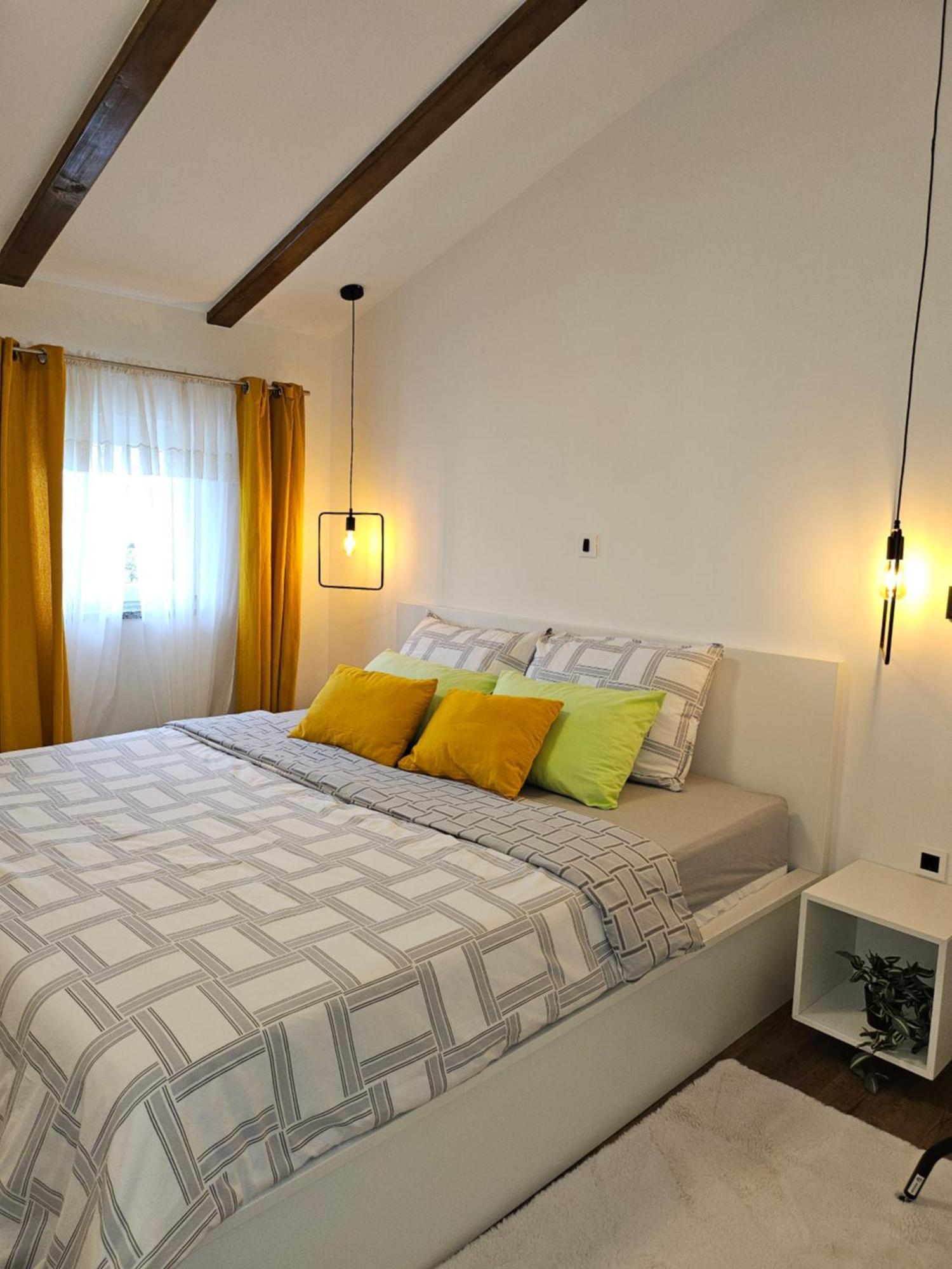 Apartman Pojine Gabonjin Eksteriør billede